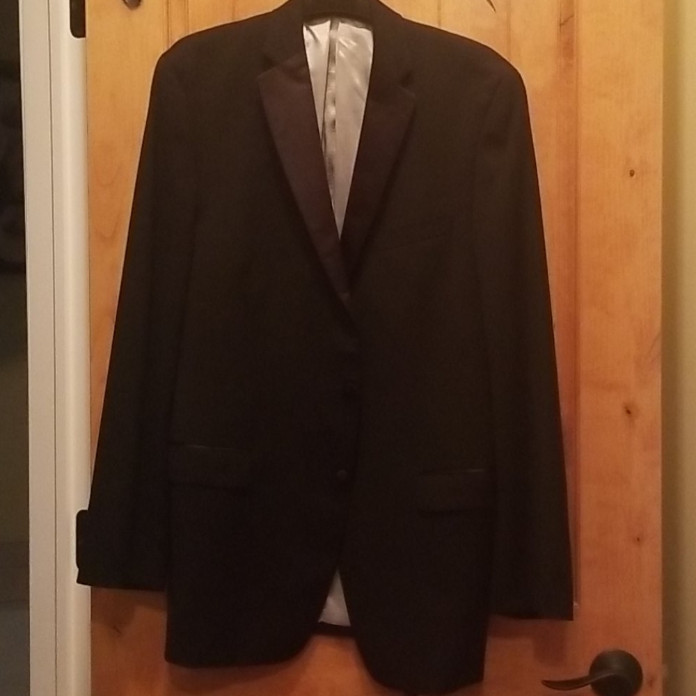 Men's CK tuxedo with cumberbund